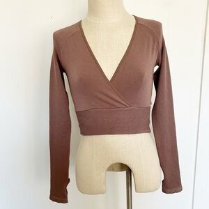 Balance Athletica Brown Ribbed Long Sleeve‎ V Neck Cropped Workout Top Small